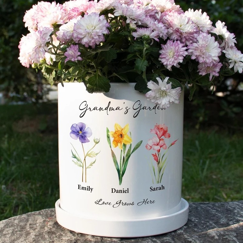 Personalized Grandma's Garden Plant Pot Birth Month Flower Plant Pot